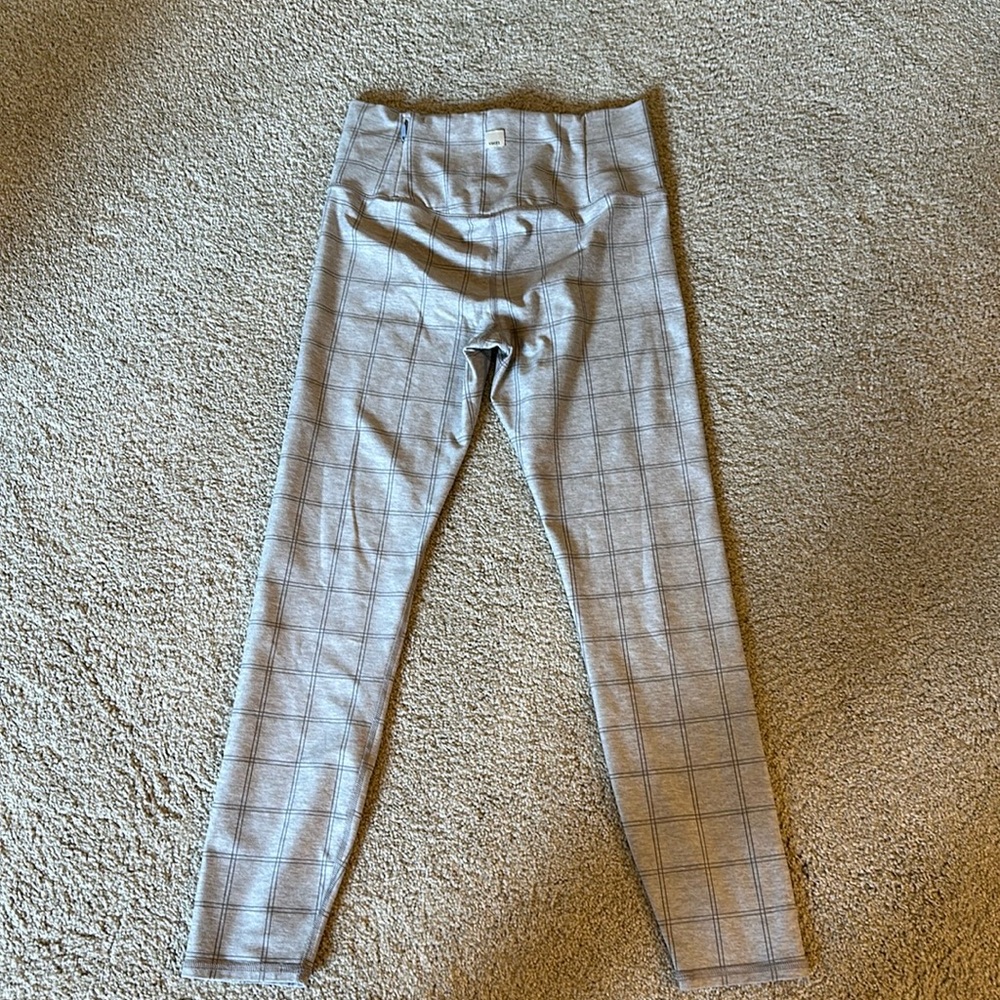 Vuori ankle length leggings